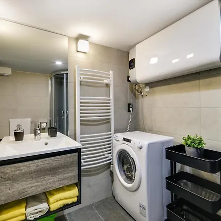 Luxury In The Center With Parking Lejlighed *